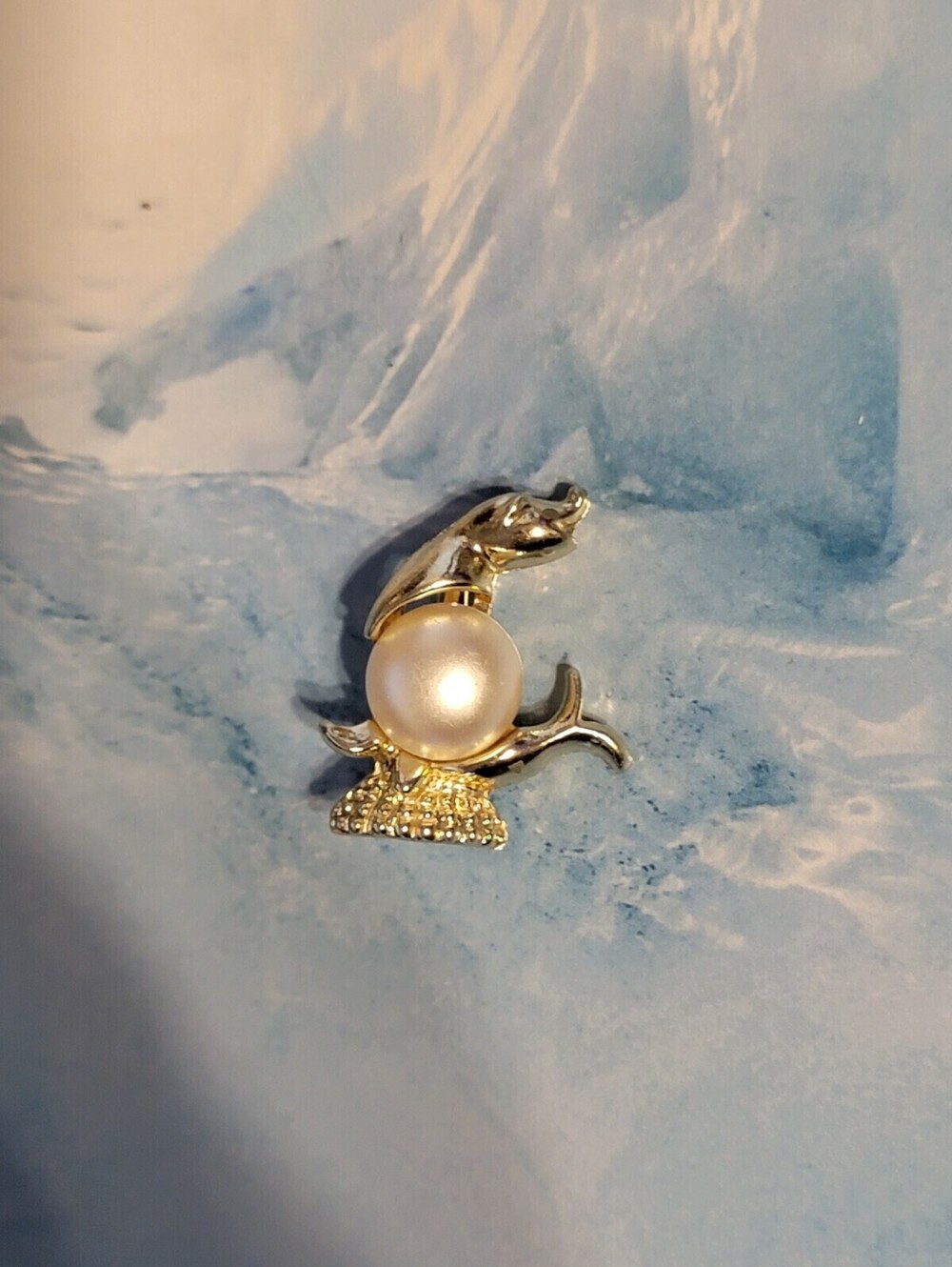 Vintage Petite, Jelly Belly Seal brooch pin, Gold tone faux pearl ab1-42 - Picture 4 of 4